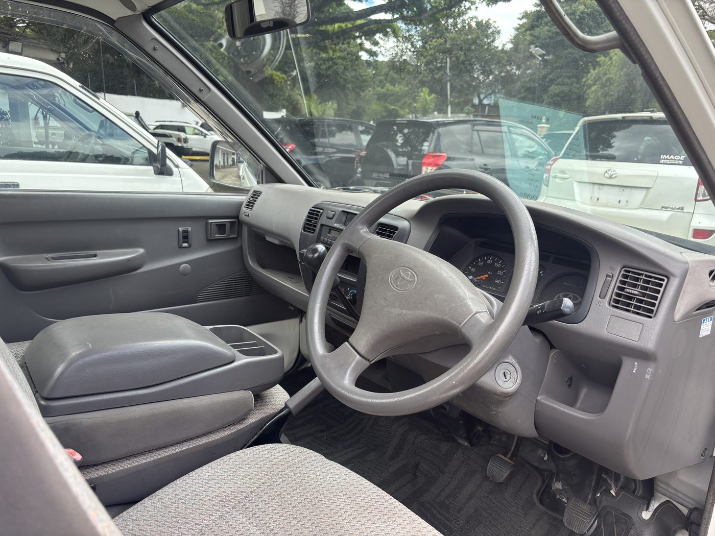 2001 TOYOTA TOWNACE - Image 3 - Image Motors Tanzania