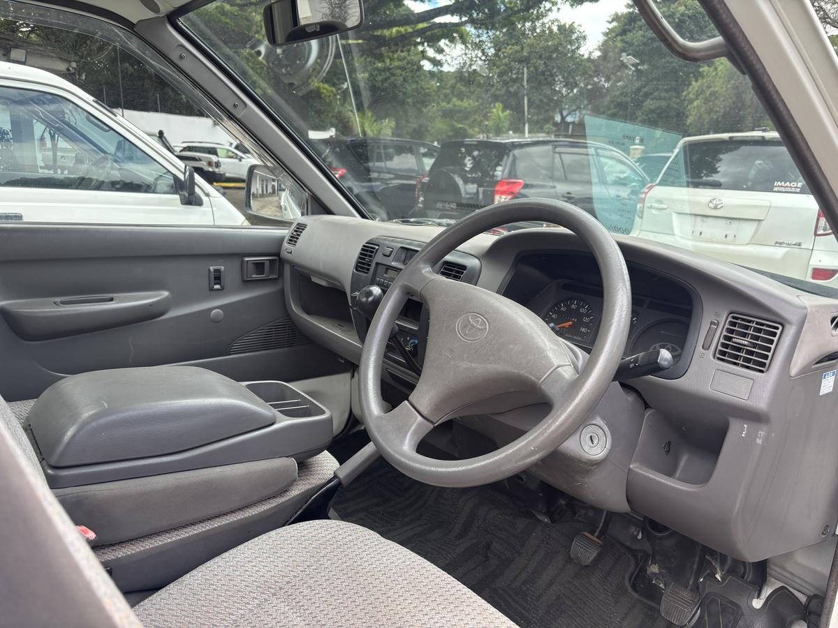 2001 TOYOTA TOWNACE - Image 4 - Image Motors Tanzania