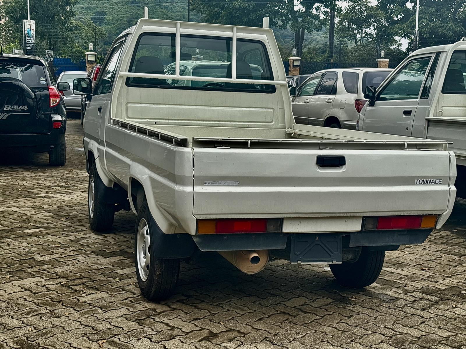 2001 TOYOTA TOWNACE - Image 5 - Image Motors Tanzania