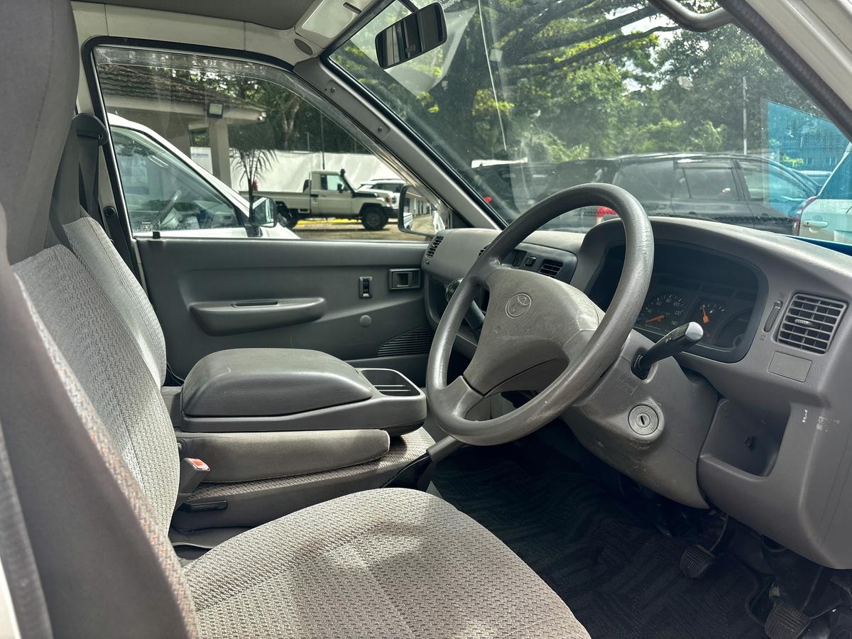 2002 TOYOTA TOWNACE - Image 4 - Image Motors Tanzania