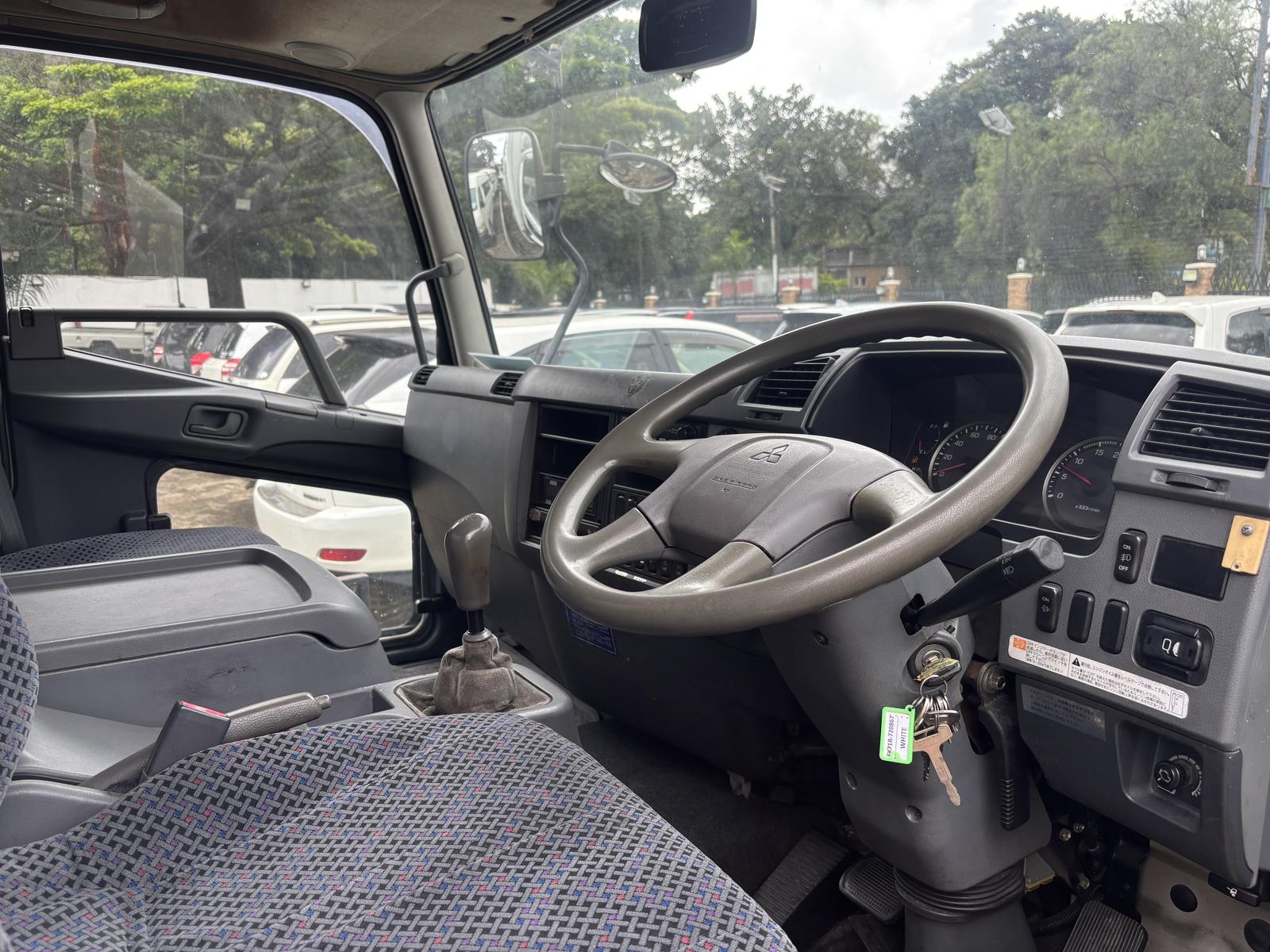 2002 TOYOTA TOWNACE - Image 3 - Image Motors Tanzania