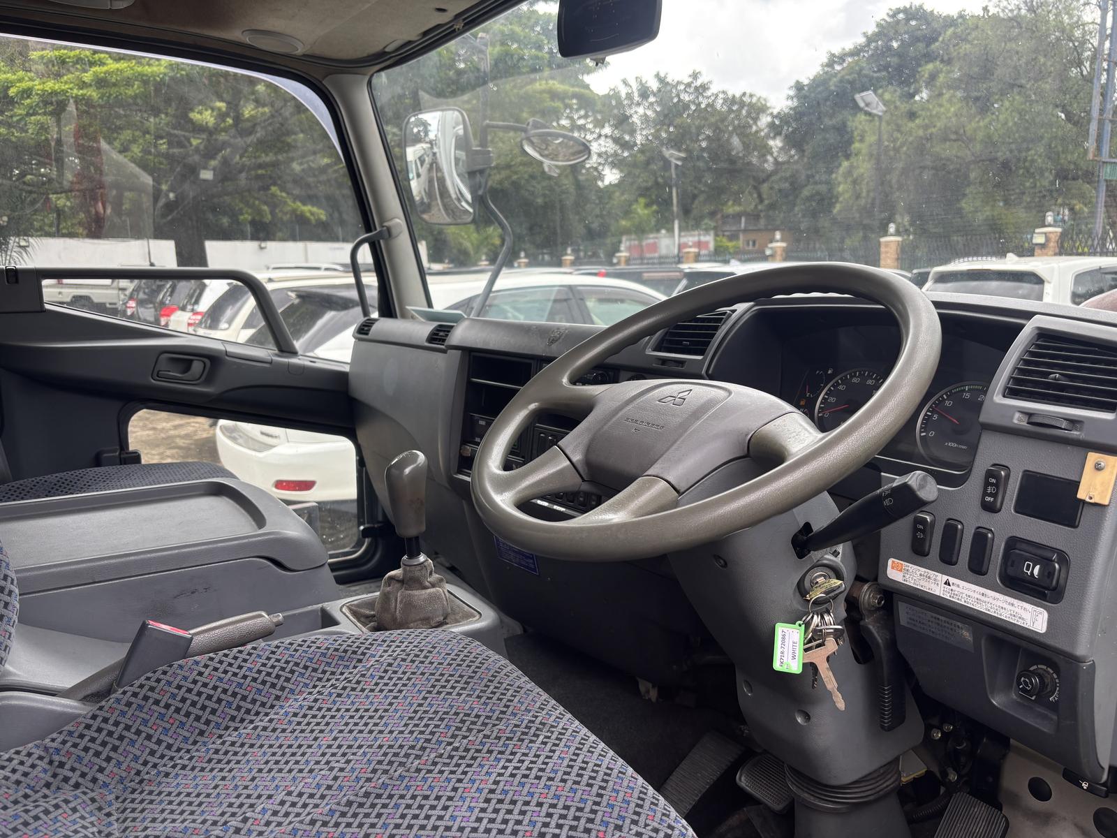 2002 TOYOTA TOWNACE - Image 4 - Image Motors Tanzania