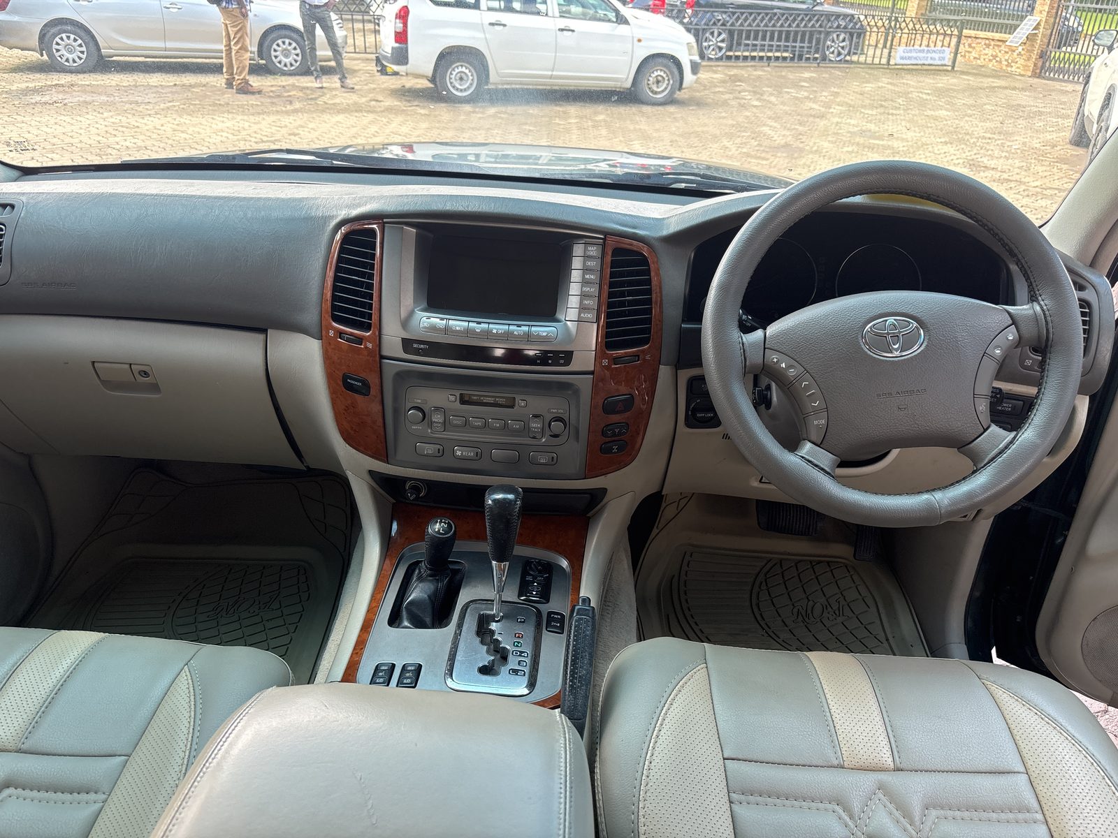 2004 TOYOTA VX V8 - Image 6 - Image Motors Tanzania