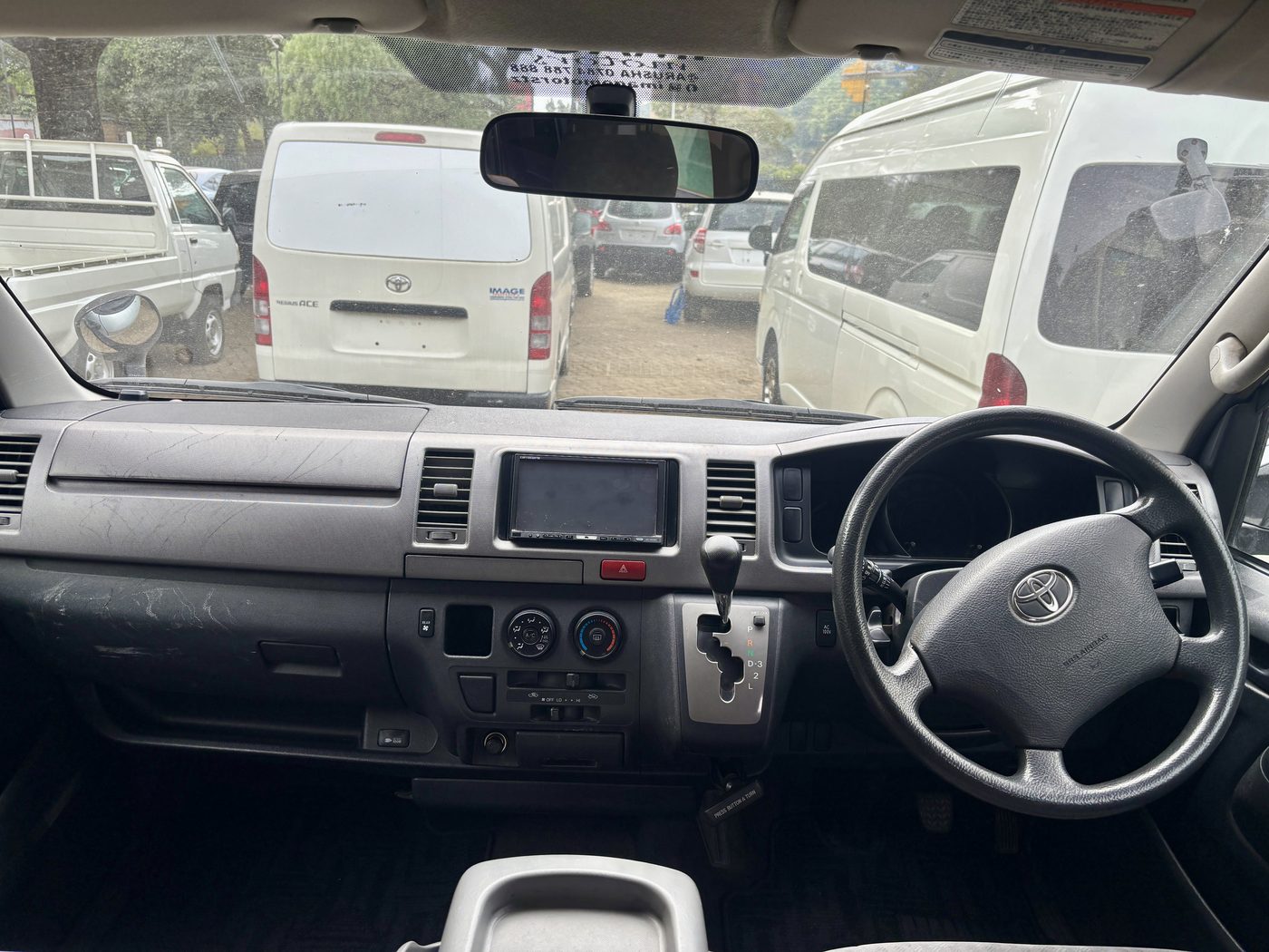 2005 TOYOTA HIACE VAN - Image 5 - Image Motors Tanzania