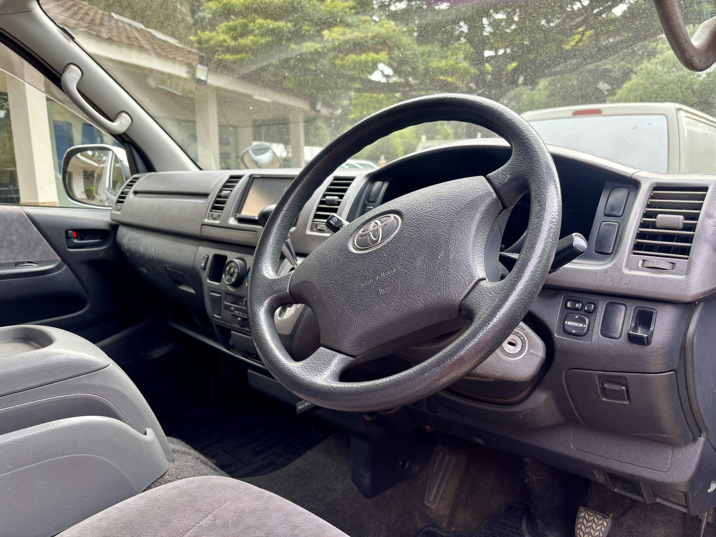 2005 TOYOTA HIACE VAN - Image 6 - Image Motors Tanzania