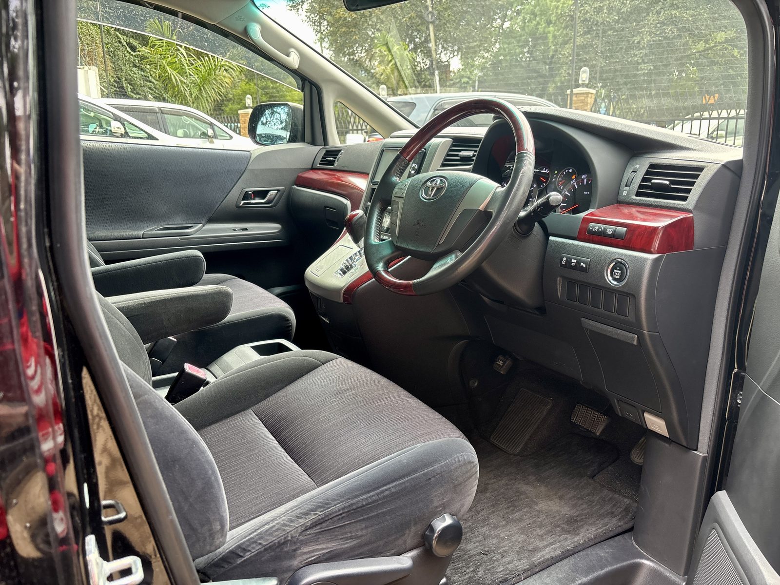 2008 TOYOTA VELLFIRE - Image 5 - Image Motors Tanzania