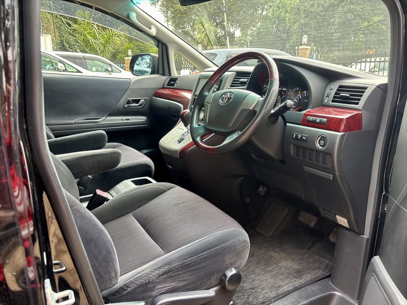 2008 TOYOTA VELLFIRE - Image 2 - Image Motors Tanzania