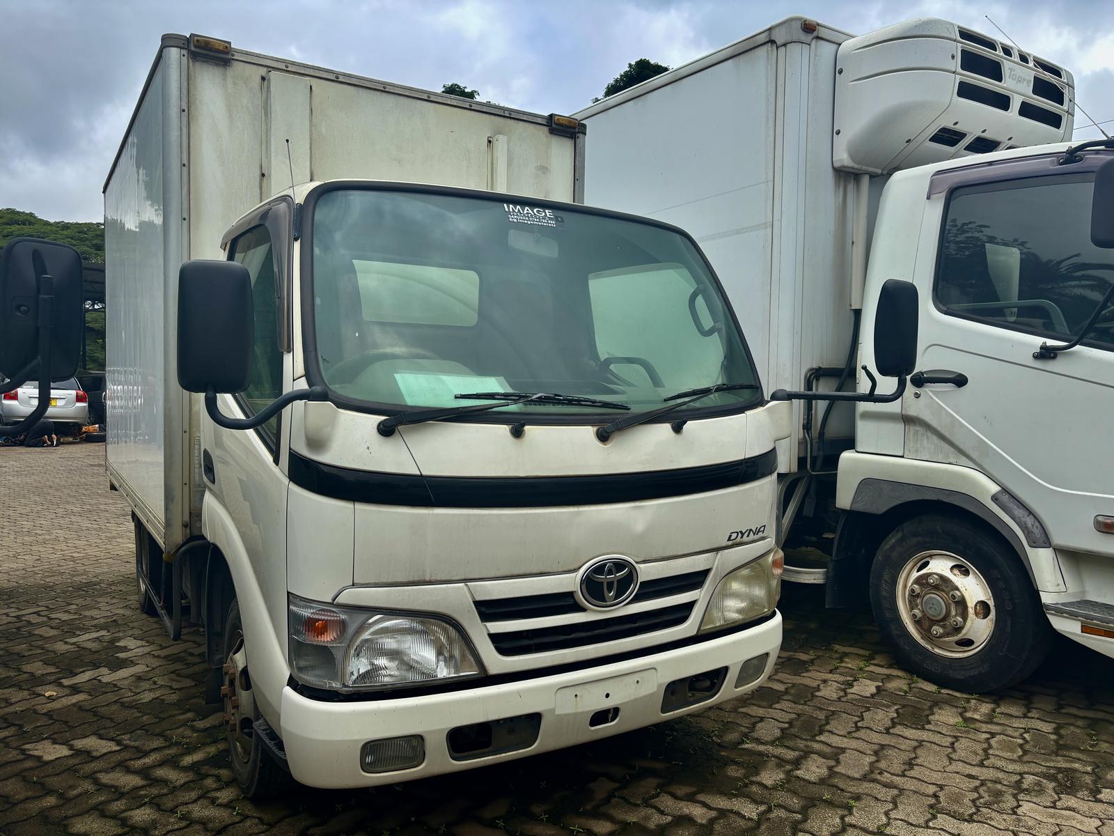 2009 TOYOTA DYNA FREEZER - Image 3 - Image Motors Tanzania