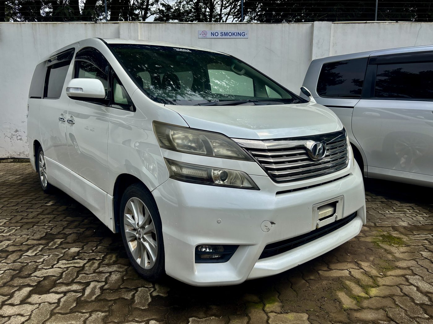 2009 TOYOTA VELLFIRE - Image 2 - Image Motors Tanzania