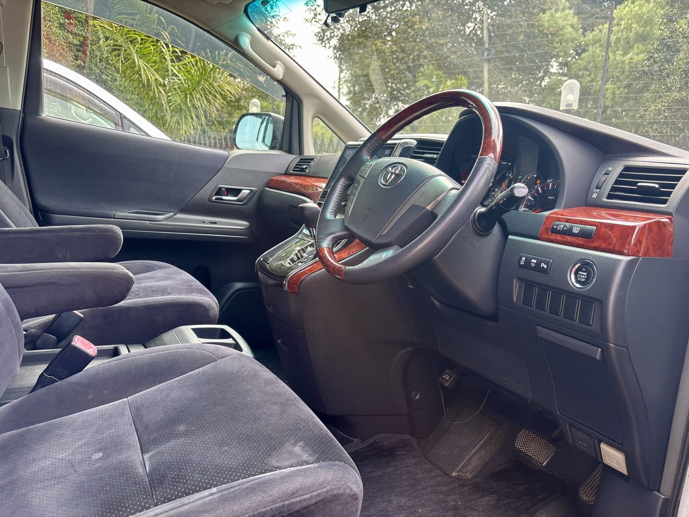 2009 TOYOTA VELLFIRE - Image 6 - Image Motors Tanzania