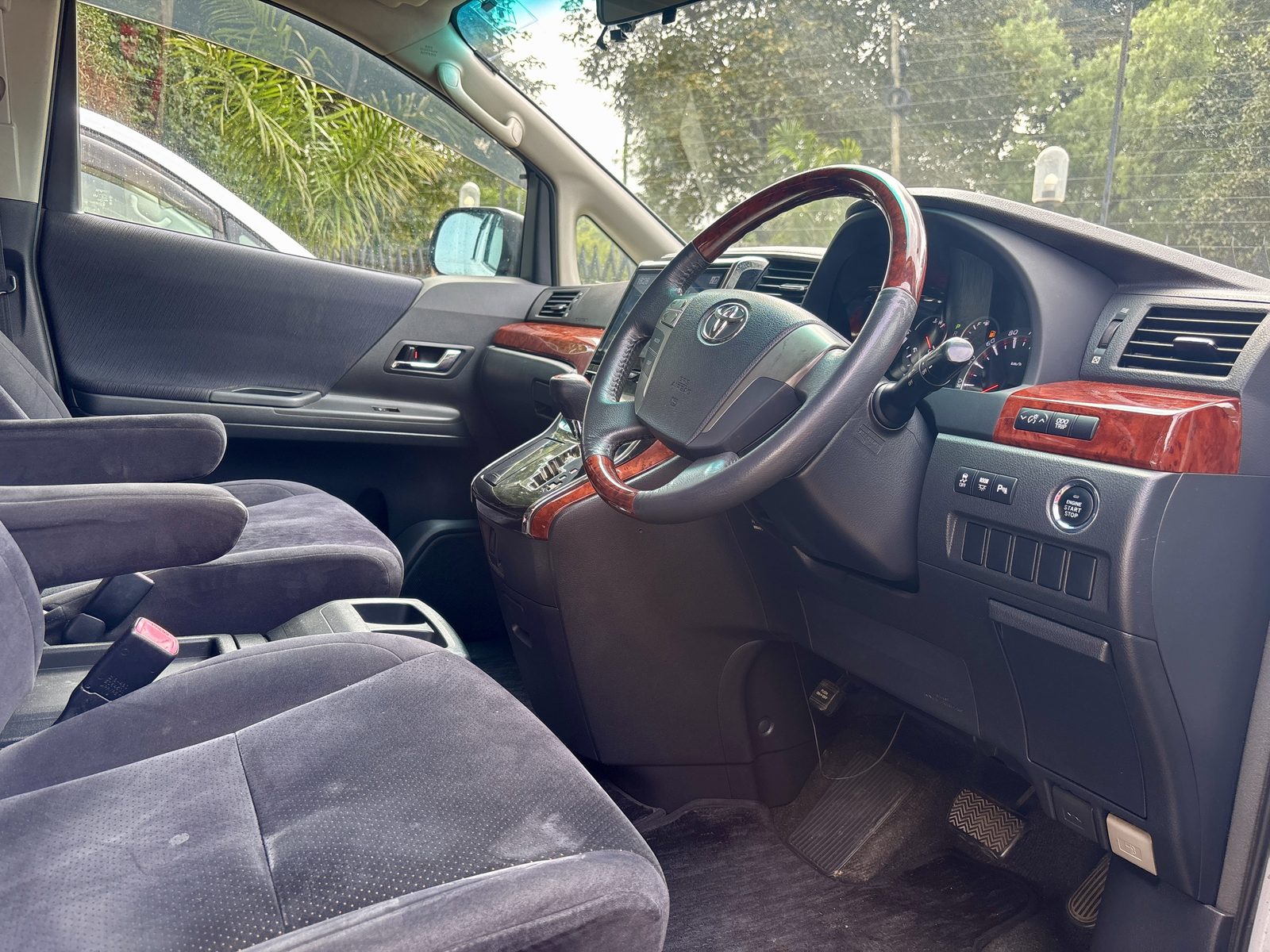 2009 TOYOTA VELLFIRE - Image 5 - Image Motors Tanzania