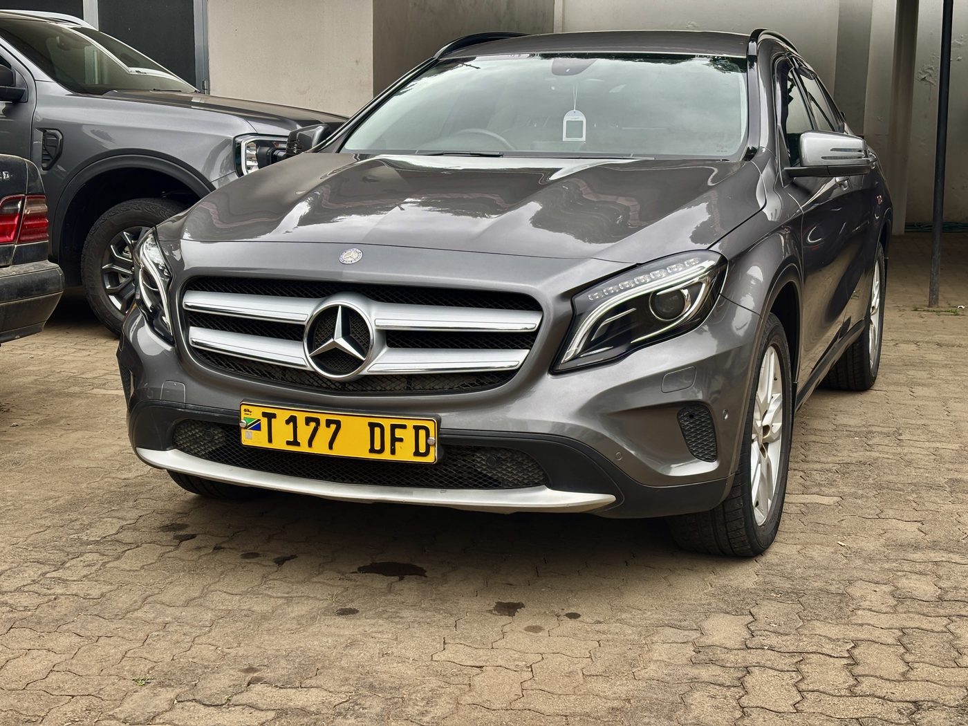 0 MERCEDES BENZ - Image 3 - Image Motors Tanzania