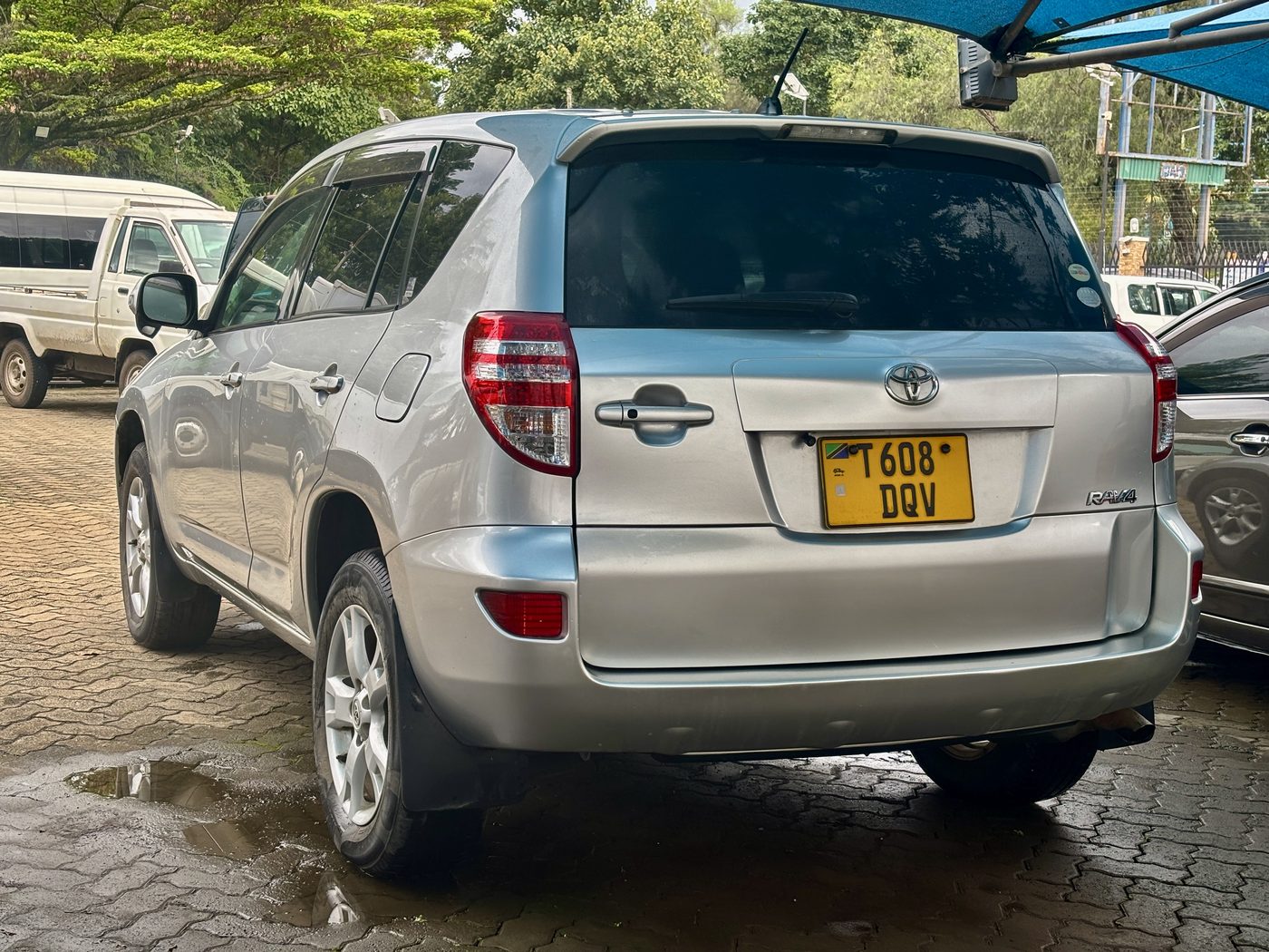 0 TOYOTA RAV 4 - Image 4 - Image Motors Tanzania