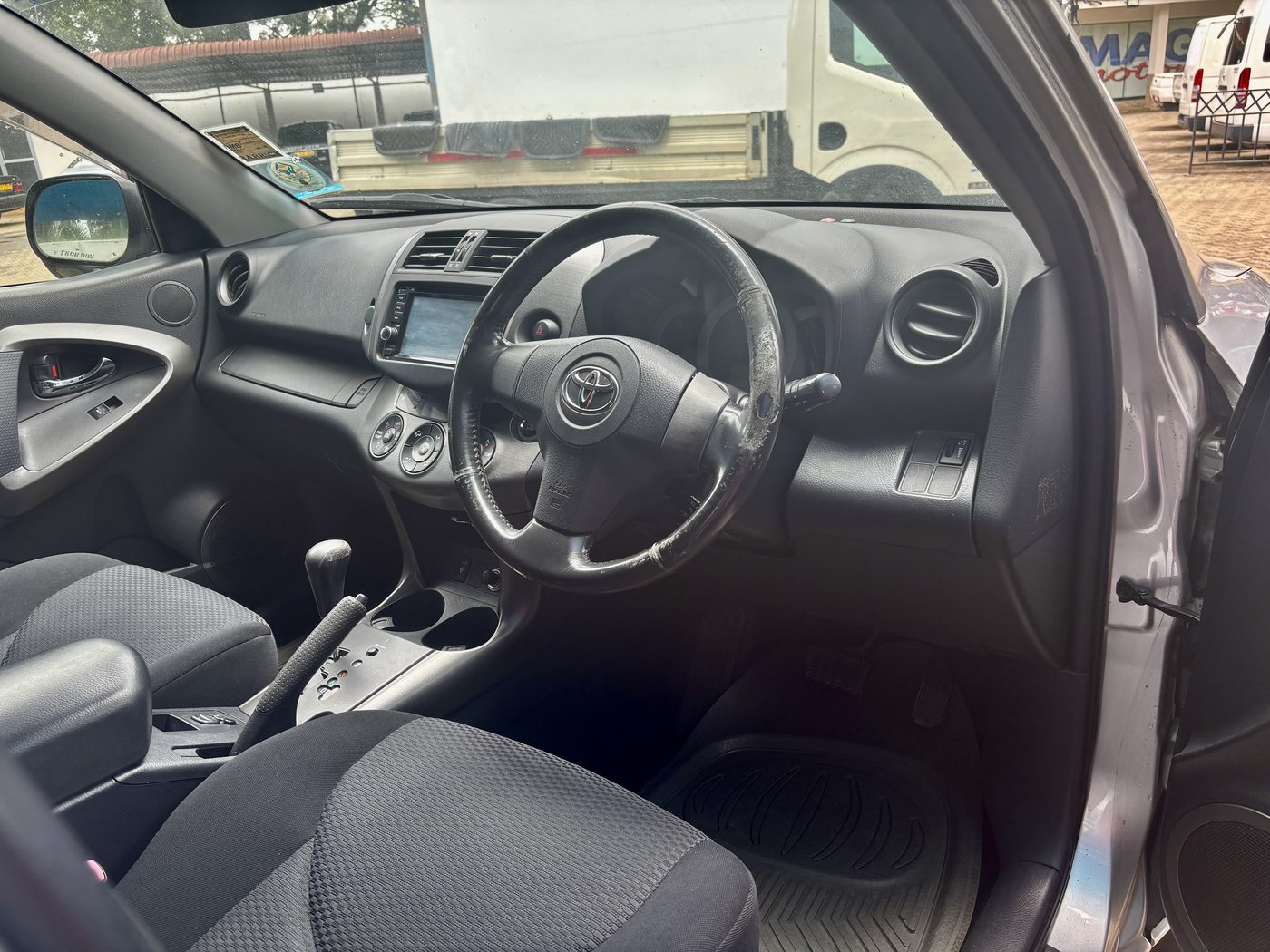 0 TOYOTA RAV 4 - Image 6 - Image Motors Tanzania