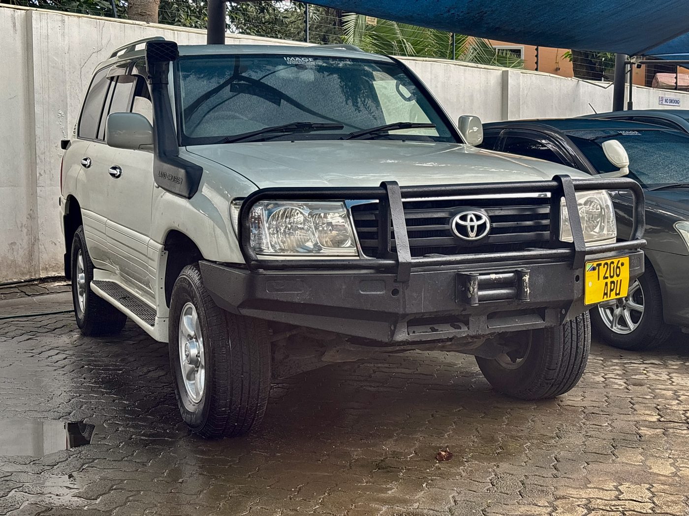0 TOYOTA VX - Image 2 - Image Motors Tanzania
