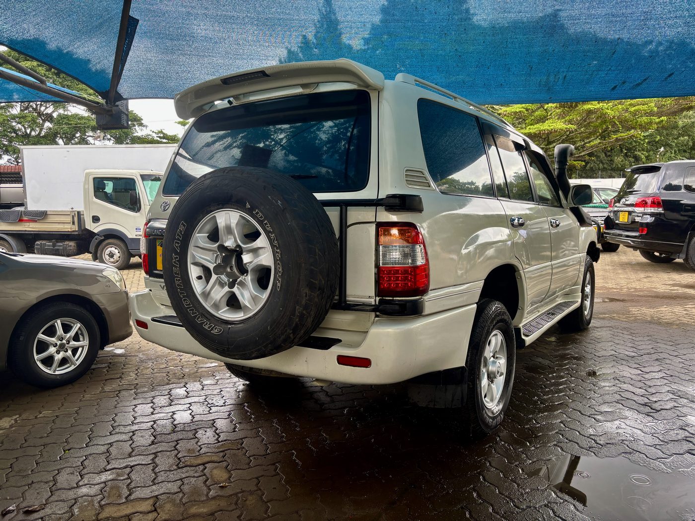 0 TOYOTA VX - Image 3 - Image Motors Tanzania