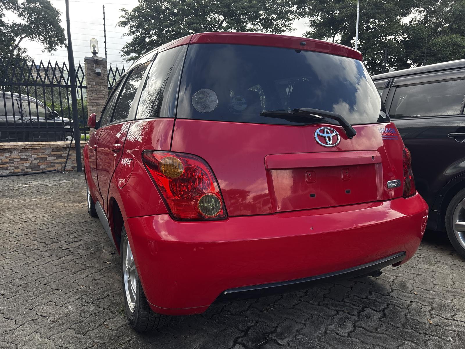 TOYOTA IST