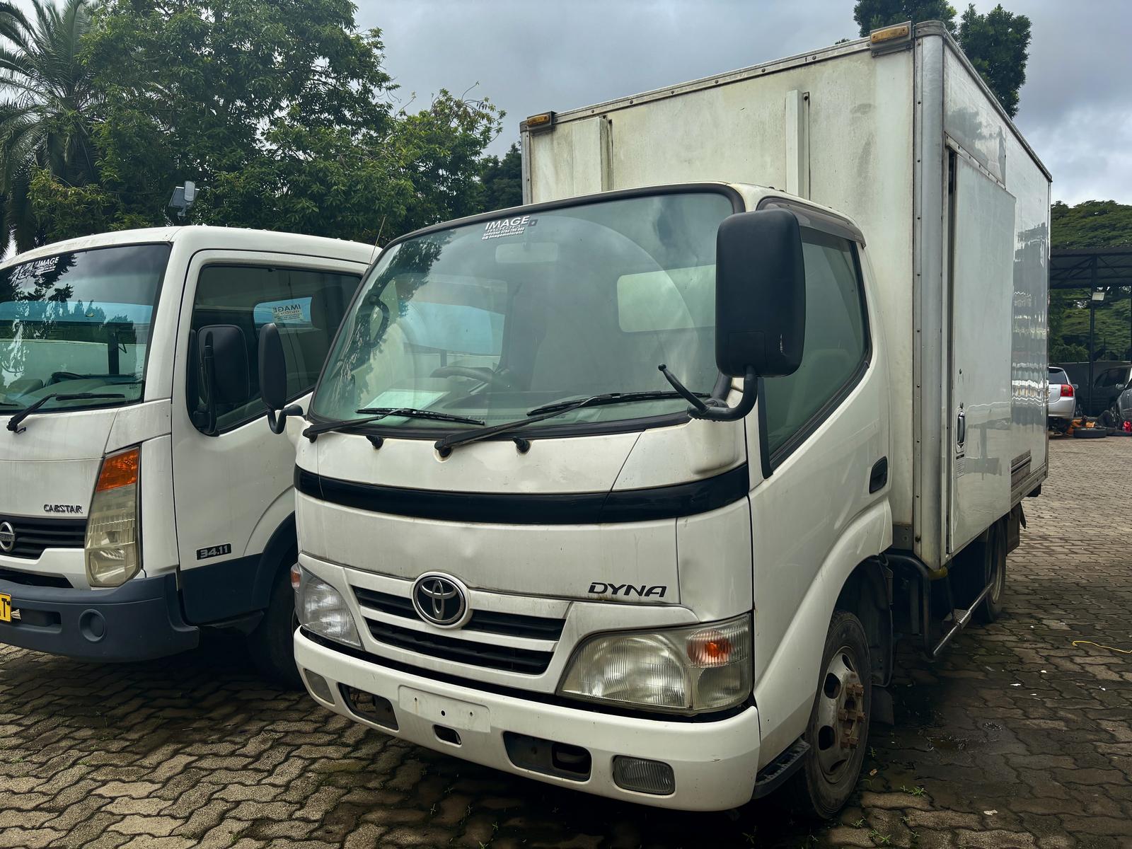 TOYOTA DYNA FREEZER