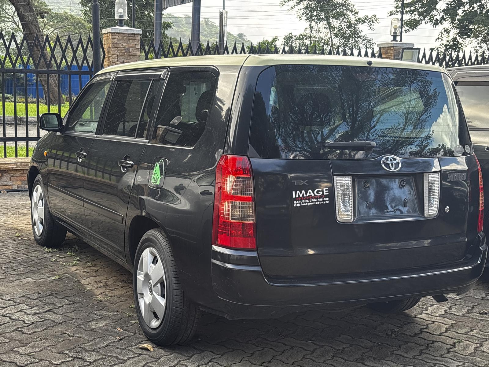 TOYOTA SUCCEED VAN