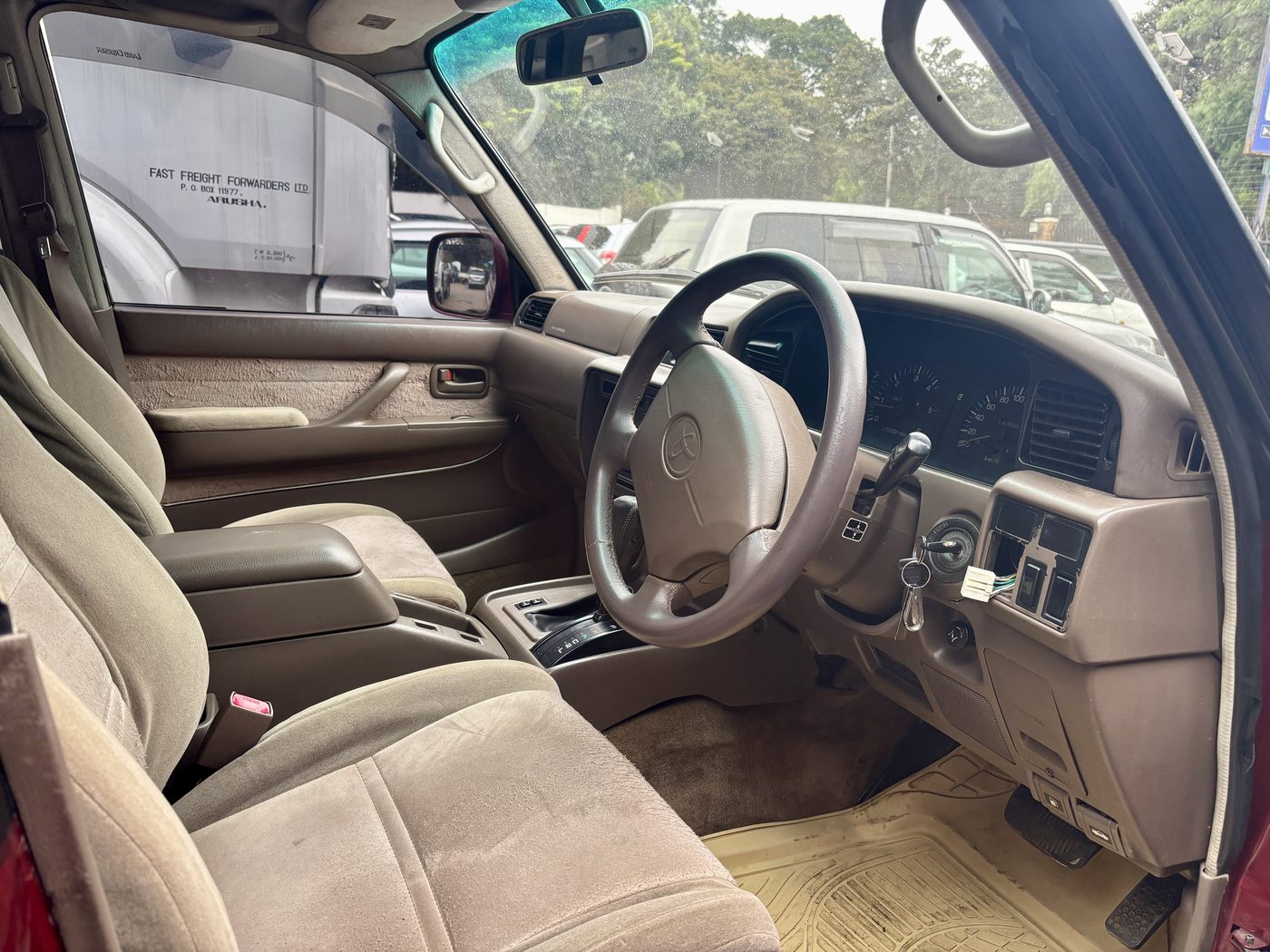 TOYOTA VX (T758 BLR)